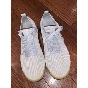 Nike Air VaporMax Flyknit White Sneakers Women’s 9